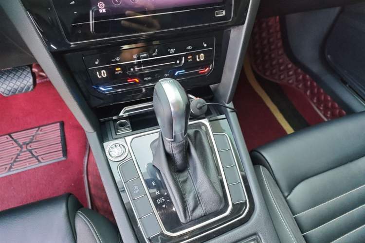 Used Volkswagen Magotan 2020 330TSI DSG Leading Model Gear Lever