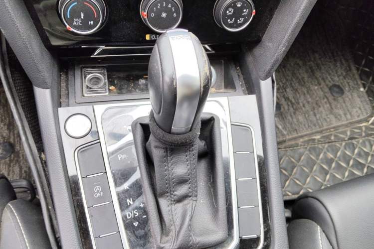 Used Volkswagen Magotan 2020 280TSI DSG Comfort Edition Gear Lever
