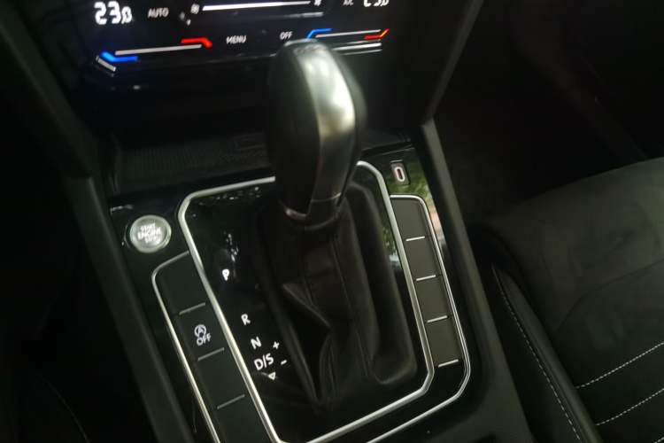 Used Volkswagen Magotan 2020 330TSI DSG Luxury Edition Gear Lever