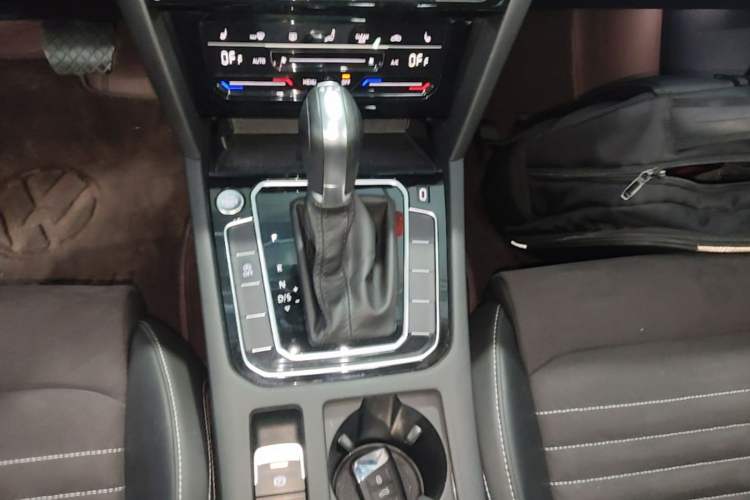 Used Volkswagen Magotan 2020 330TSI DSG Luxury Edition Gear Lever