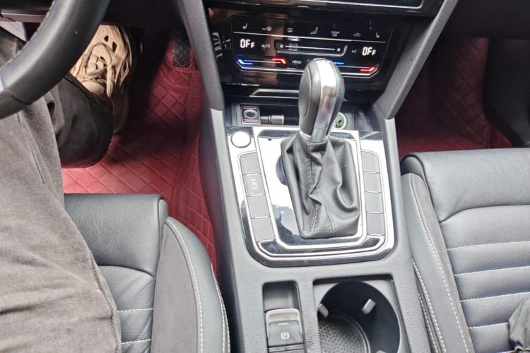 Used Volkswagen Magotan 2020 330TSI DSG Leading Model Gear Lever