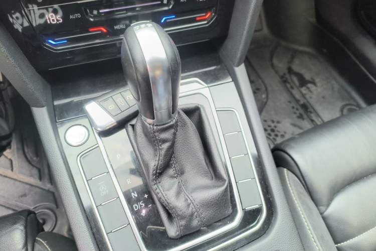 Used Volkswagen Magotan 2020 330TSI DSG Leading Model Gear Lever