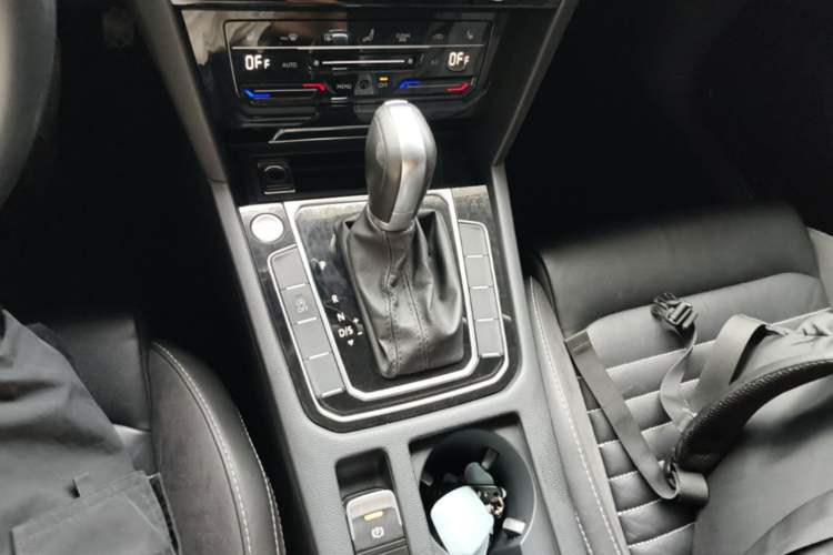 Used Volkswagen Magotan 2020 330TSI DSG Leading Model Gear Lever