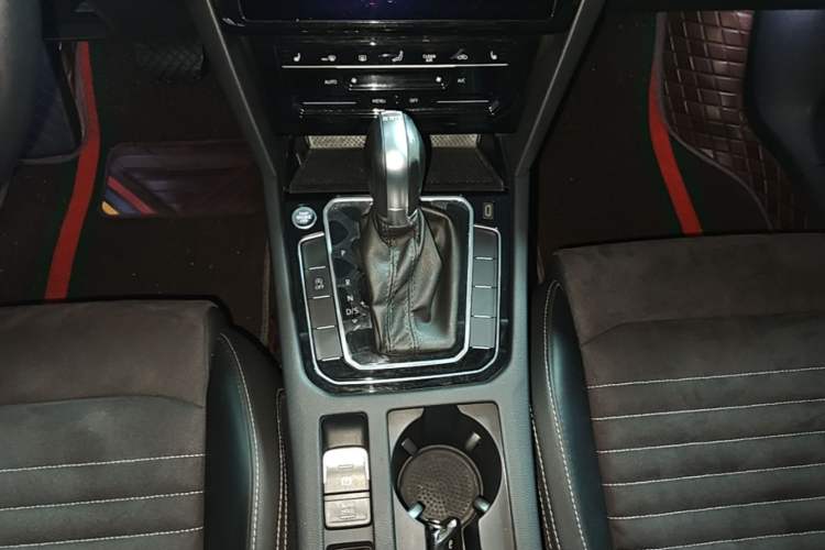 Used Volkswagen Magotan 2020 330TSI DSG Luxury Edition Gear Lever