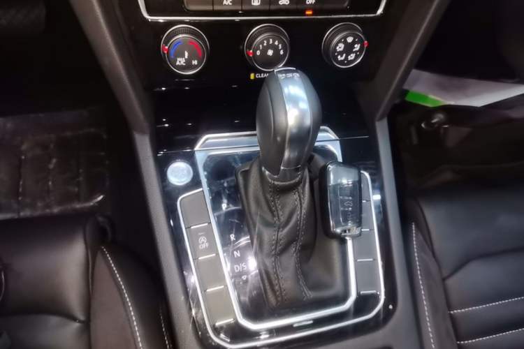 Used Volkswagen Magotan 2020 280TSI DSG Comfort Edition Gear Lever