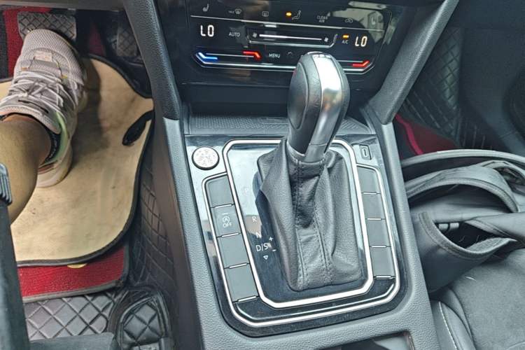 Used Volkswagen Magotan 2020 330TSI DSG Luxury Edition Gear Lever