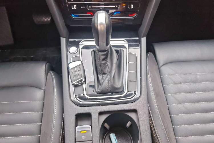 Used Volkswagen Magotan 2020 330TSI DSG Leading Model Gear Lever