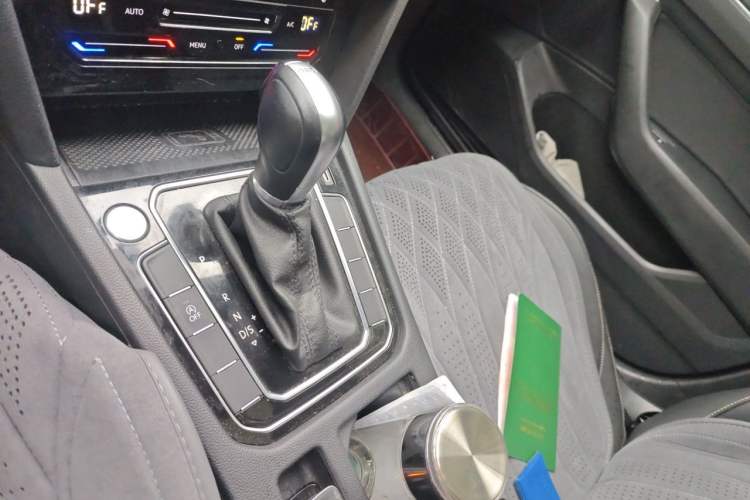Used Volkswagen Magotan 2020 380TSI DSG Luxury Version Gear Lever