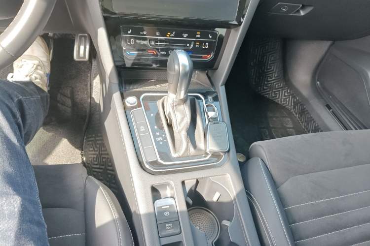 Used Volkswagen Magotan 2020 330TSI DSG Luxury Edition Gear Lever