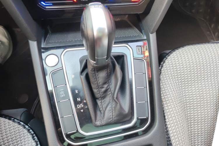 Used Volkswagen Magotan 2020 330TSI DSG Luxury Edition Gear Lever