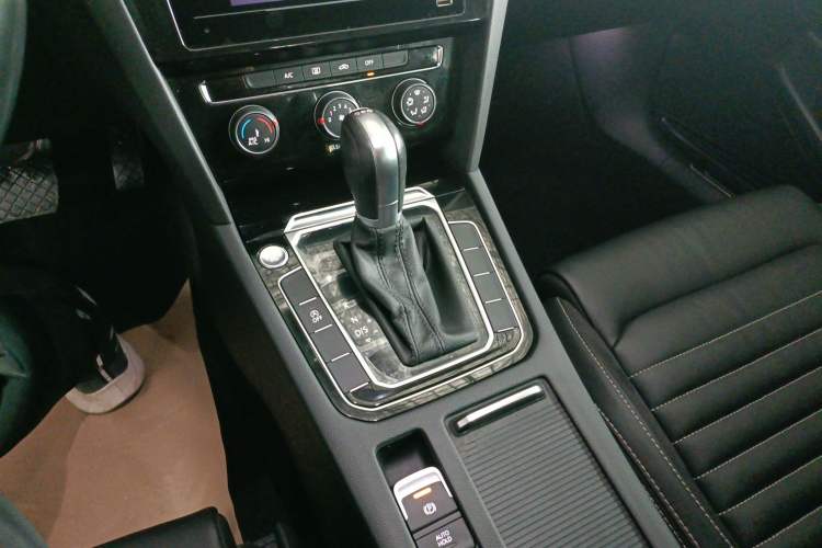 Used Volkswagen Magotan 2020 280TSI DSG Comfort Edition Gear Lever