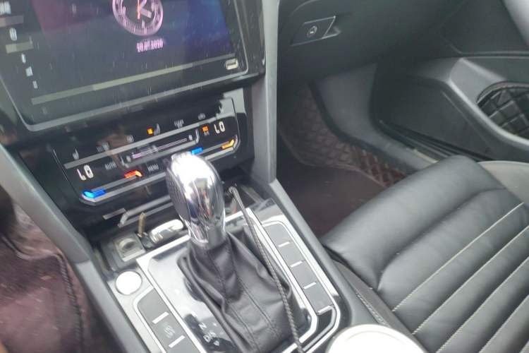 Used Volkswagen Magotan 2020 280TSI DSG Leading Edition Gear Lever
