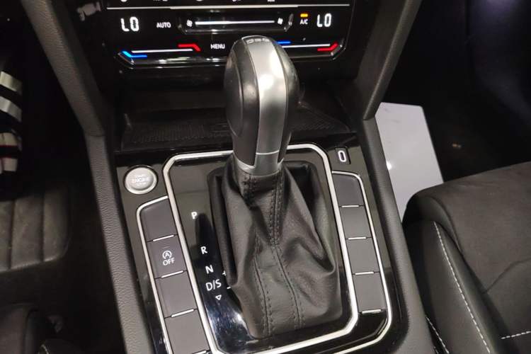 Used Volkswagen Magotan 2020 330TSI DSG Luxury Edition Gear Lever