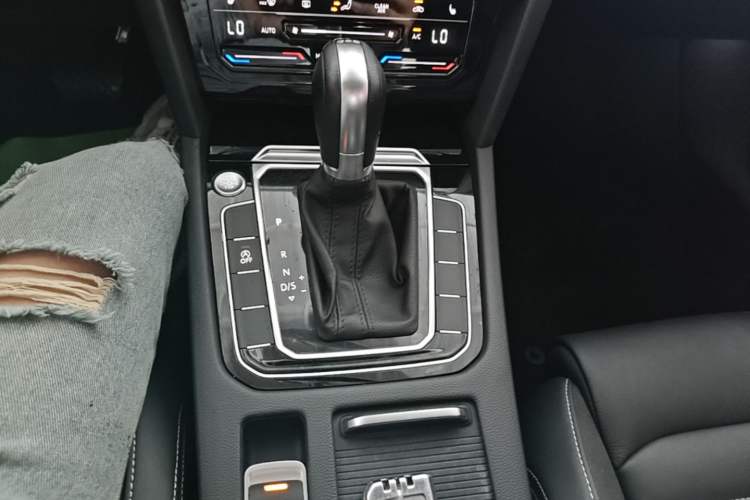 Used Volkswagen Magotan 2020 330TSI DSG Luxury Edition Gear Lever