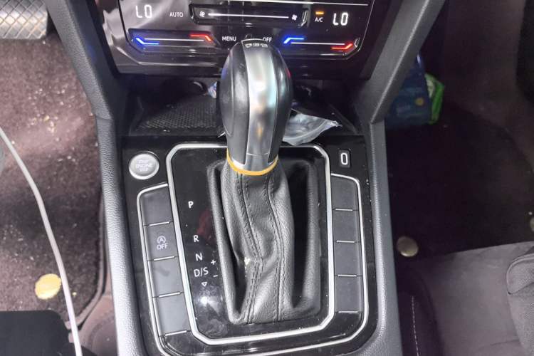 Used Volkswagen Magotan 2020 330TSI DSG Luxury Edition Gear Lever