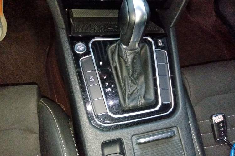 Used Volkswagen Magotan 2020 330TSI DSG Luxury Edition Gear Lever
