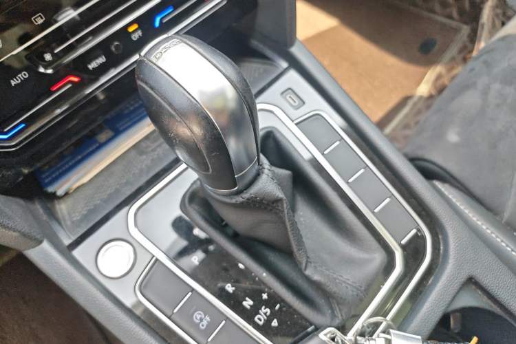 Used Volkswagen Magotan 2020 330TSI DSG Luxury Edition Gear Lever
