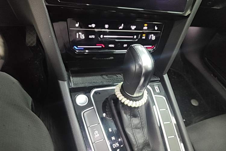 Used Volkswagen Magotan 2020 330TSI DSG Luxury Edition Gear Lever
