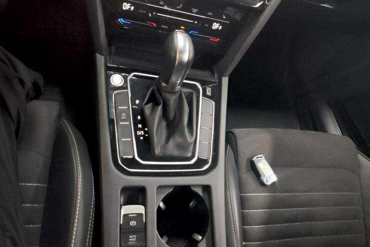 Used Volkswagen Magotan 2020 380TSI DSG Luxury Version Gear Lever