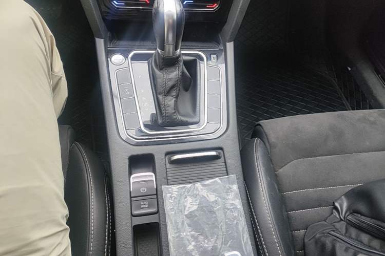 Used Volkswagen Magotan 2020 330TSI DSG Luxury Edition Gear Lever