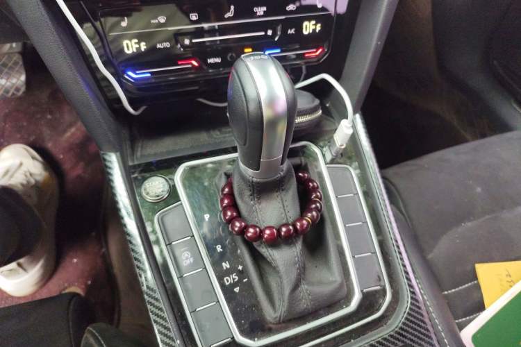 Used Volkswagen Magotan 2020 330TSI DSG Luxury Edition Gear Lever