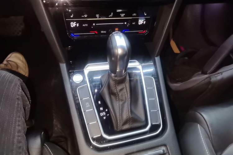 Used Volkswagen Magotan 2020 280TSI DSG Leading Edition Gear Lever