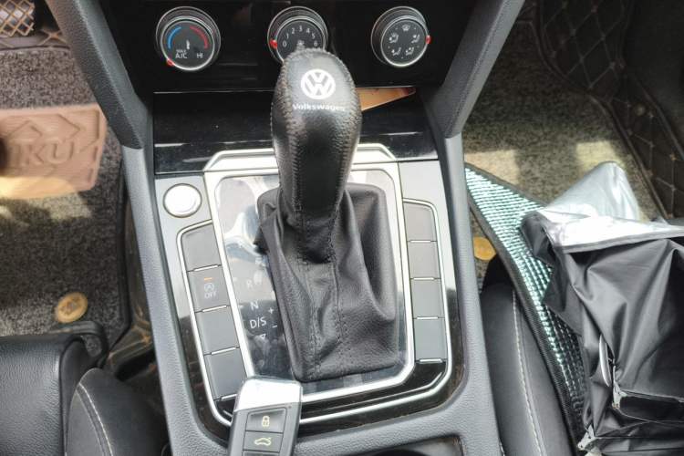 Used Volkswagen Magotan 2020 280TSI DSG Comfort Edition Gear Lever