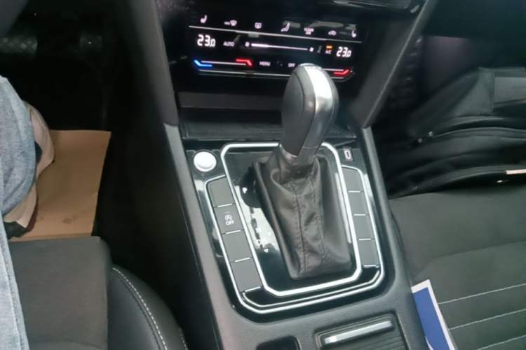 Used Volkswagen Magotan 2020 330TSI DSG Luxury Edition Gear Lever