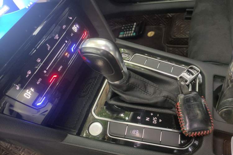 Used Volkswagen Magotan 2020 330TSI DSG Luxury Edition Gear Lever