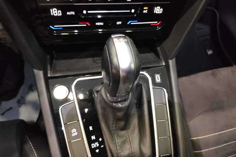 Used Volkswagen Magotan 2020 330TSI DSG Luxury Edition Gear Lever