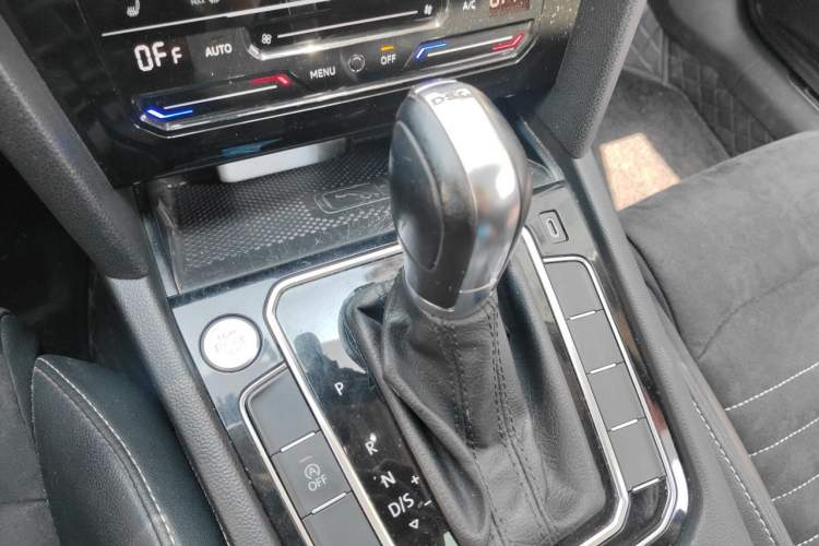 Used Volkswagen Magotan 2020 330TSI DSG Luxury Edition Gear Lever