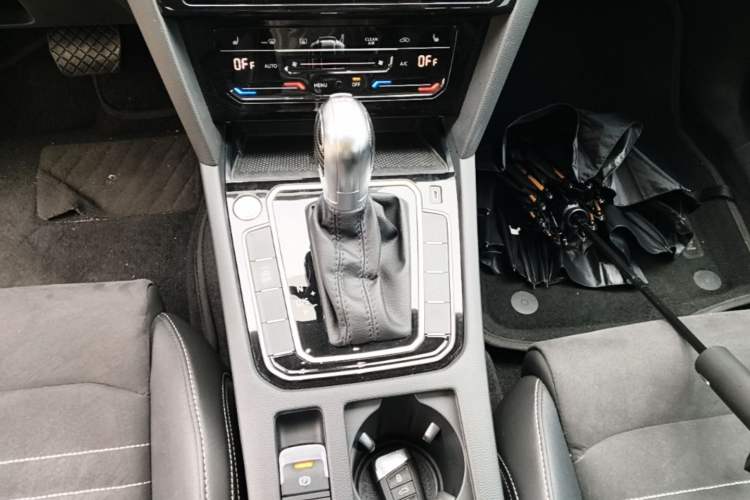 Used Volkswagen Magotan 2020 330TSI DSG Luxury Edition Gear Lever