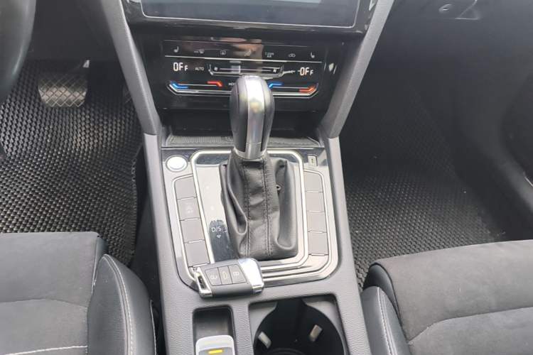 Used Volkswagen Magotan 2020 380TSI DSG Luxury Version Gear Lever