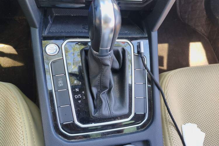 Used Volkswagen Magotan 2020 330TSI DSG Luxury Edition Gear Lever