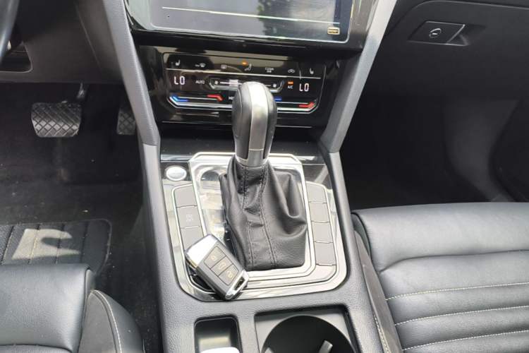 Used Volkswagen Magotan 2020 330TSI DSG Leading Model Gear Lever