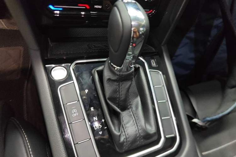 Used Volkswagen Magotan 2020 330TSI DSG Luxury Edition Gear Lever
