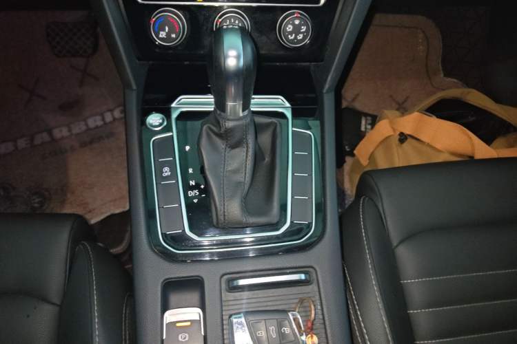 Used Volkswagen Magotan 2020 280TSI DSG Comfort Edition Gear Lever