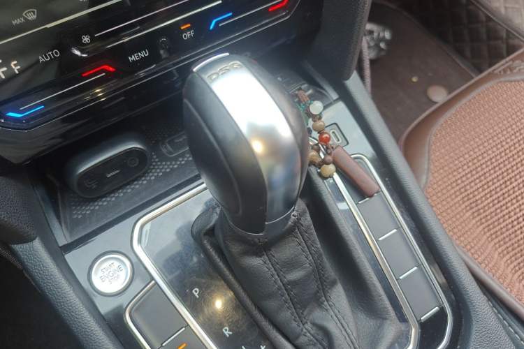 Used Volkswagen Magotan 2020 330TSI DSG Luxury Edition Gear Lever