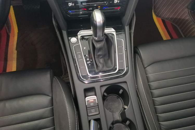Used Volkswagen Magotan 2020 330TSI DSG Leading Model Gear Lever
