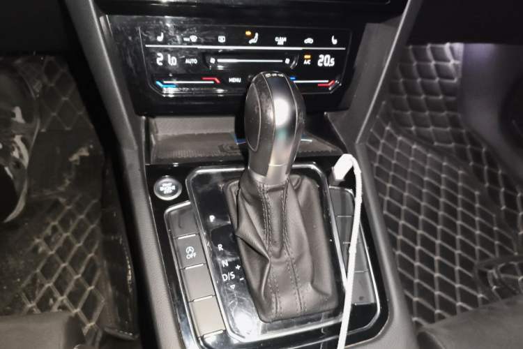 Used Volkswagen Magotan 2020 330TSI DSG Luxury Edition Gear Lever