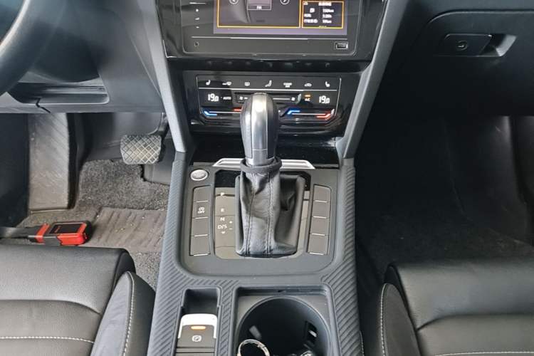 Used Volkswagen Magotan 2020 330TSI DSG Leading Model Gear Lever