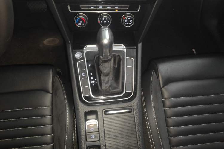 Used Volkswagen Magotan 2020 280TSI DSG Comfort Edition Gear Lever