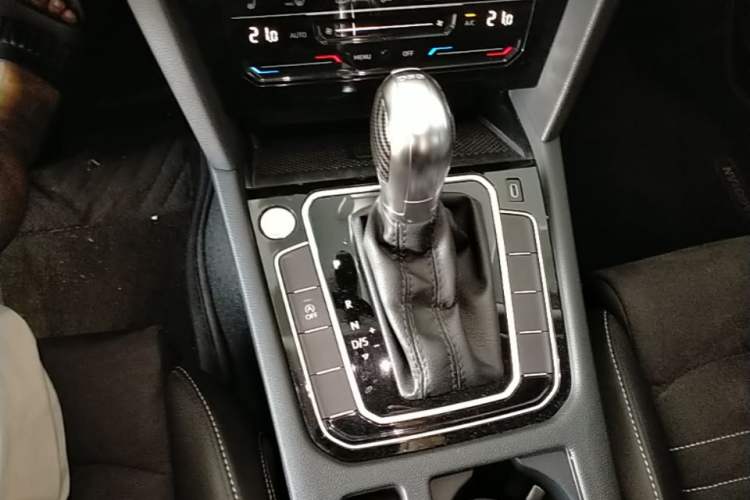 Used Volkswagen Magotan 2020 330TSI DSG Luxury Edition Gear Lever