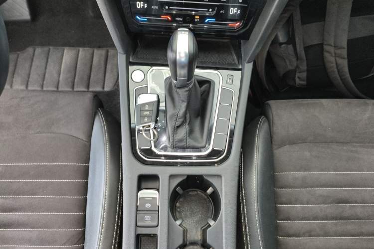 Used Volkswagen Magotan 2020 330TSI DSG Luxury Edition Gear Lever