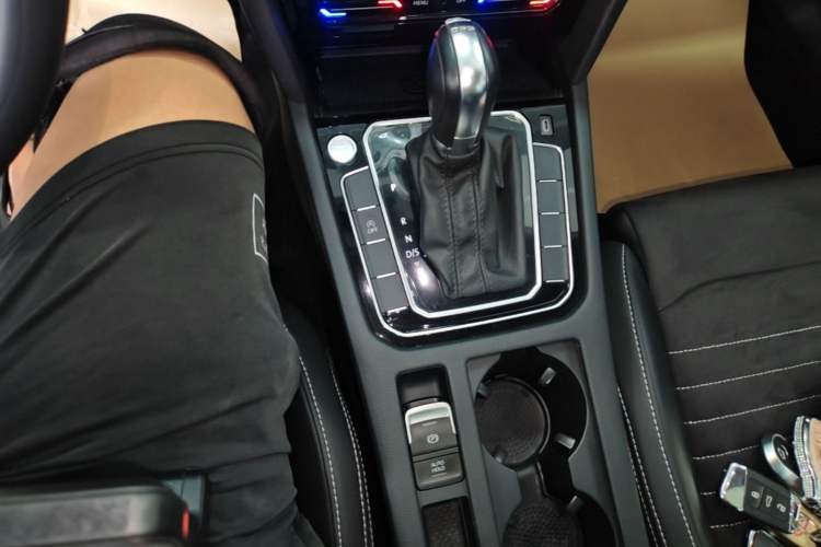 Used Volkswagen Magotan 2020 330TSI DSG Luxury Edition Gear Lever