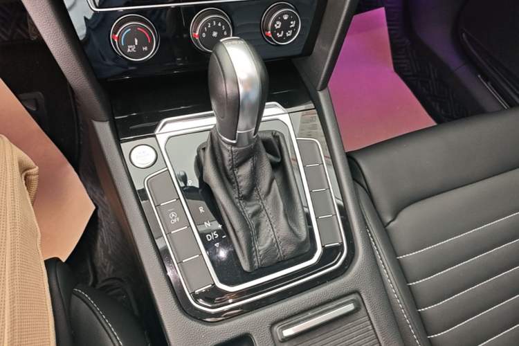 Used Volkswagen Magotan 2020 280TSI DSG Comfort Edition Gear Lever