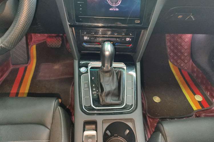 Used Volkswagen Magotan 2020 330TSI DSG Leading Model Gear Lever