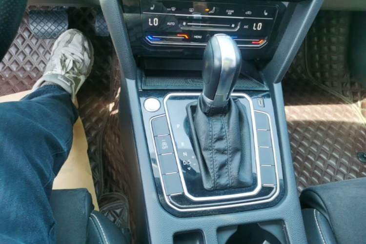 Used Volkswagen Magotan 2020 330TSI DSG Luxury Edition Gear Lever