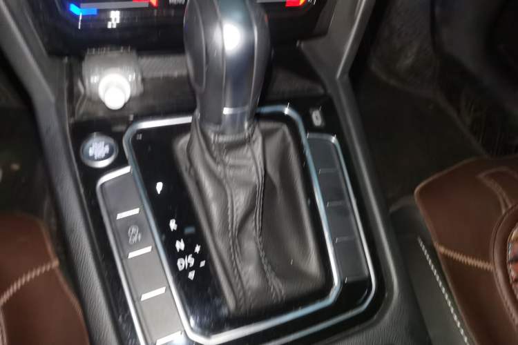 Used Volkswagen Magotan 2020 330TSI DSG Luxury Edition Gear Lever