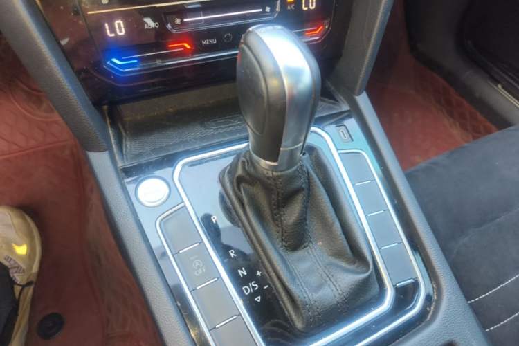 Used Volkswagen Magotan 2020 330TSI DSG Luxury Edition Gear Lever
